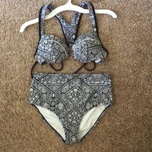 2 piece black and white bikini
